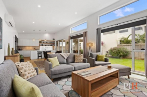 Family Luxury 3 Bdr King Bed, Newhaven